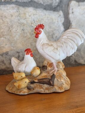 Vtg HOMCO Rooster Chicken Chicks Figurine From Farmyard Collection Cottagecore